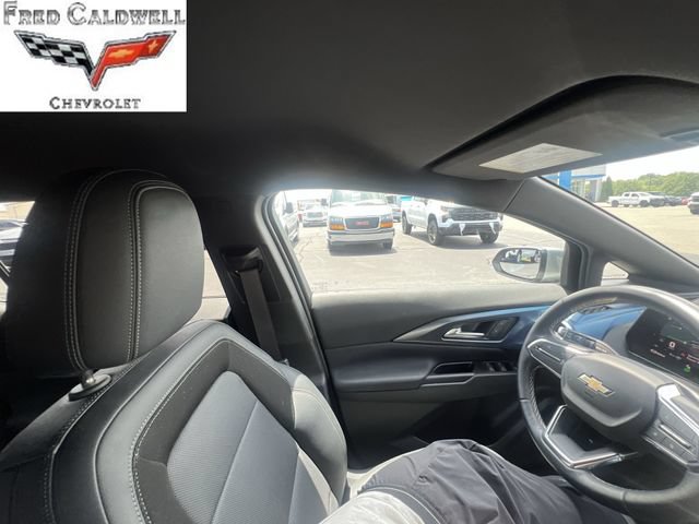 Used 2024 Chevrolet Equinox EV LT FWD image 15