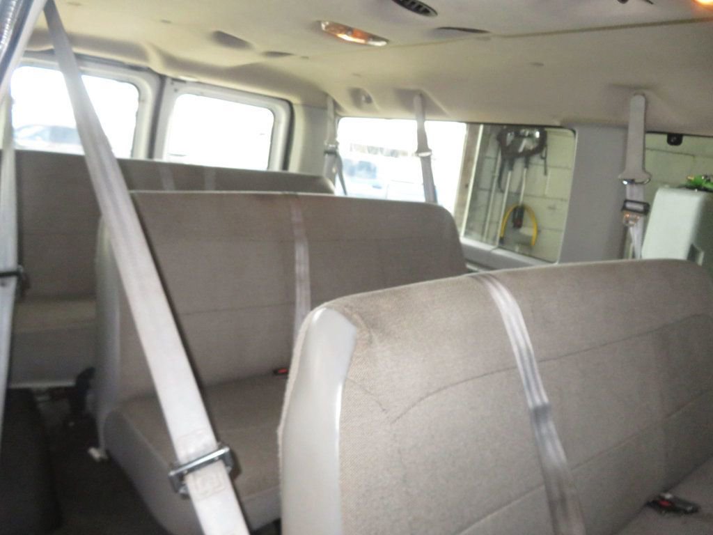 Used 2003 Ford E-350 and Econoline 350 Super Duty Wagon image 21