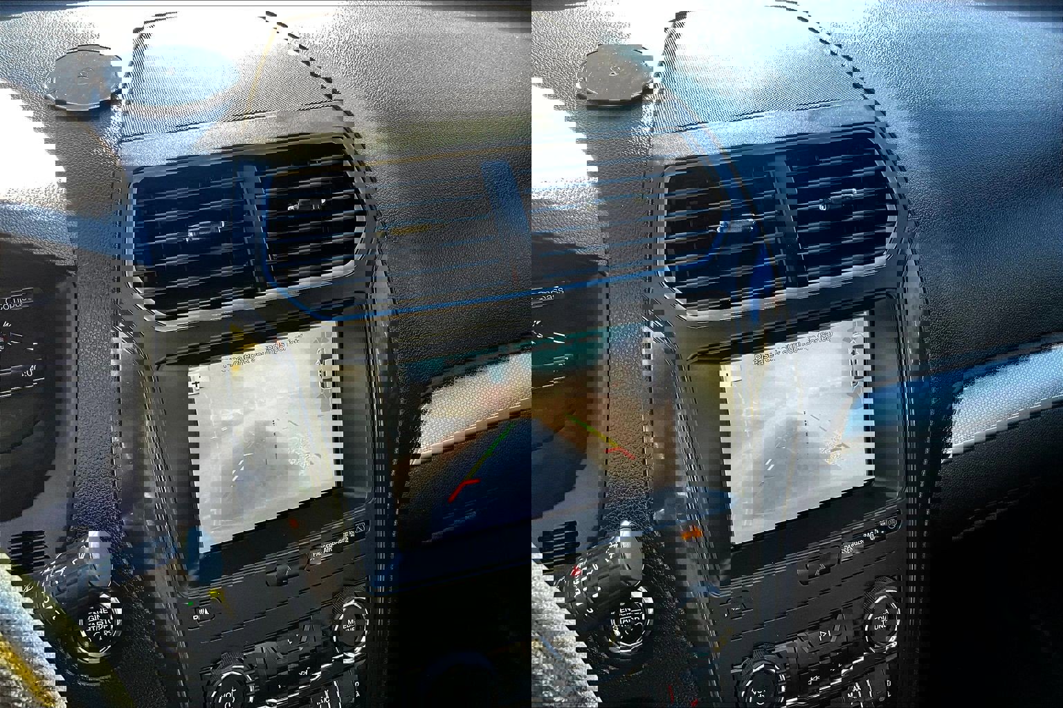 Used 2018 Ford Explorer XLT w/ Equipment Group 202A image 22