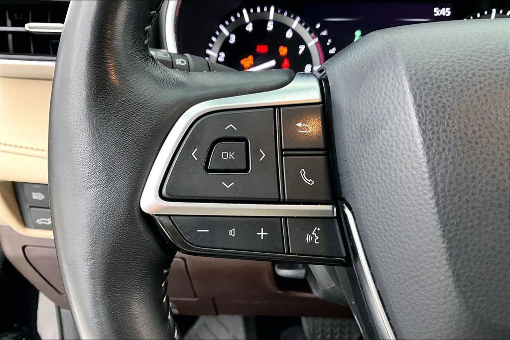Used 2020 Toyota Highlander Limited FWD image 26