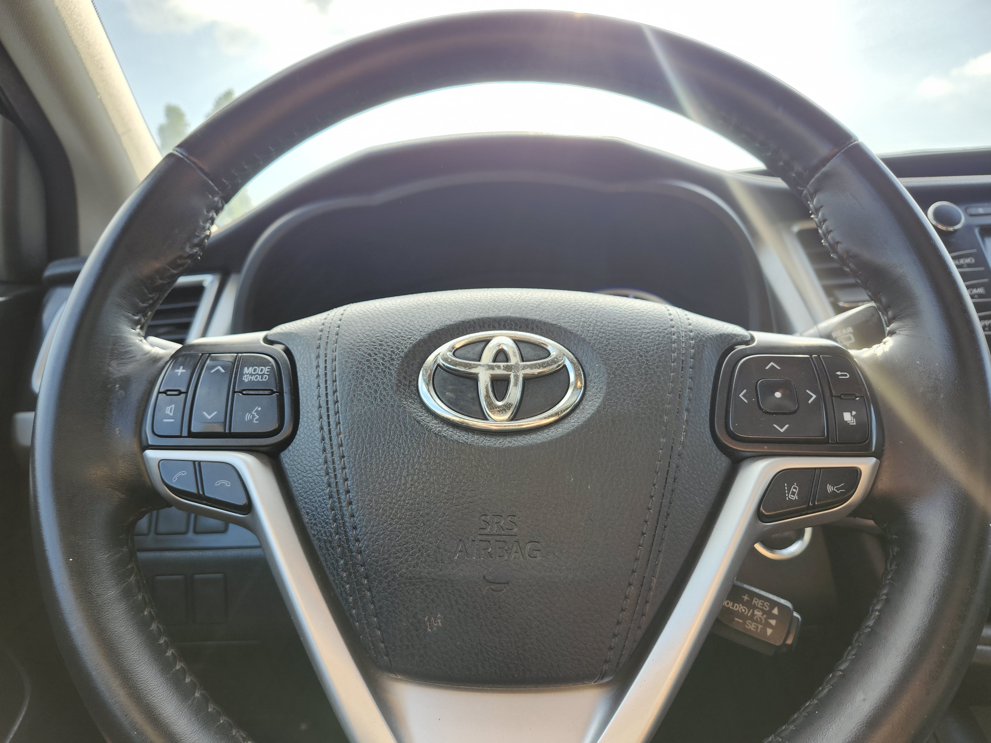 Used 2018 Toyota Highlander SE AWD/4WD image 30