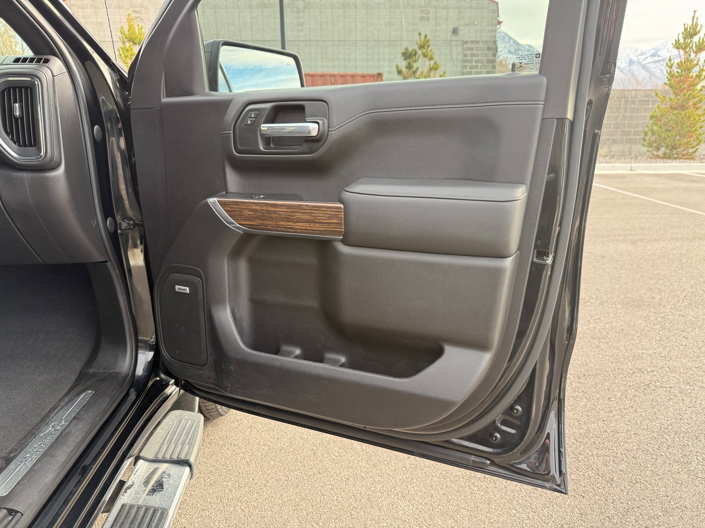 Used 2020 Chevrolet Silverado 1500 High Country w/ Technology Package image 23