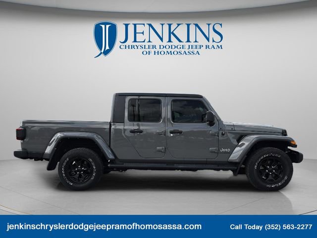 Used 2023 Jeep Gladiator Overland w/ LED Lighting Group AWD/4WD image 3