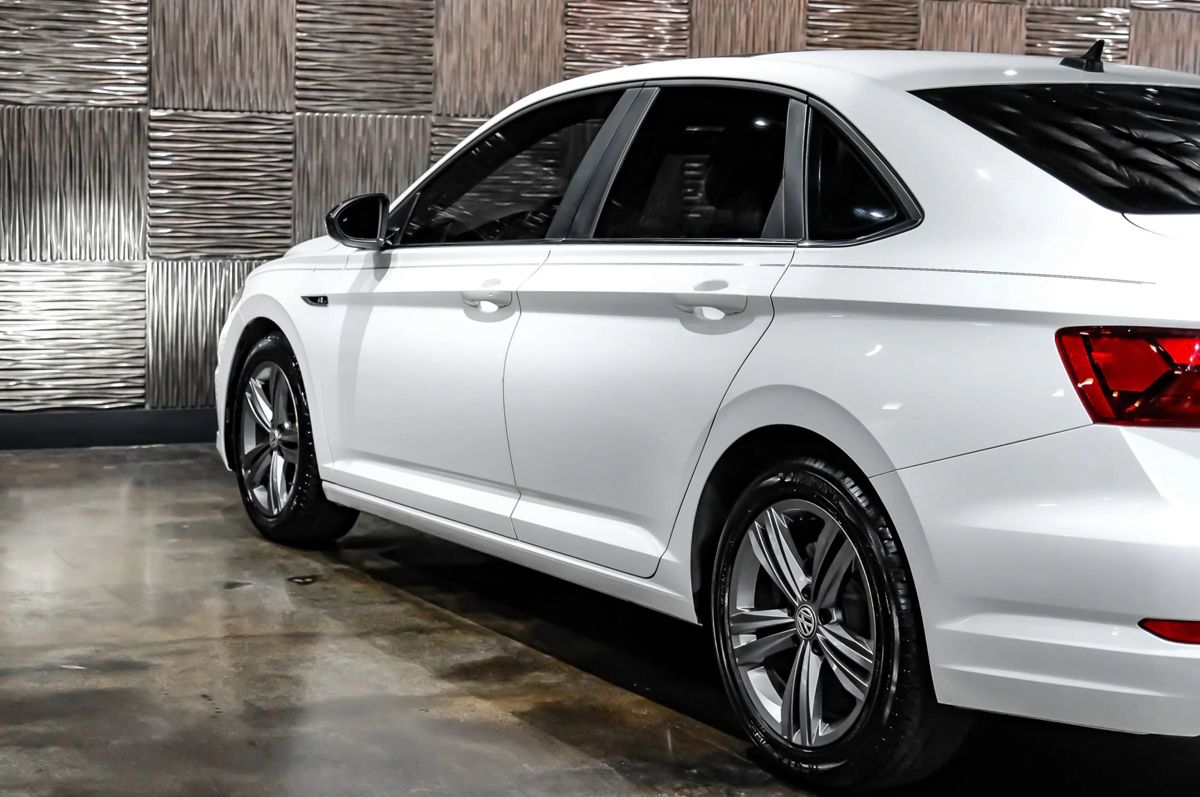 Used 2020 Volkswagen Jetta R-Line w/ R-Line Cold Weather Package FWD image 13