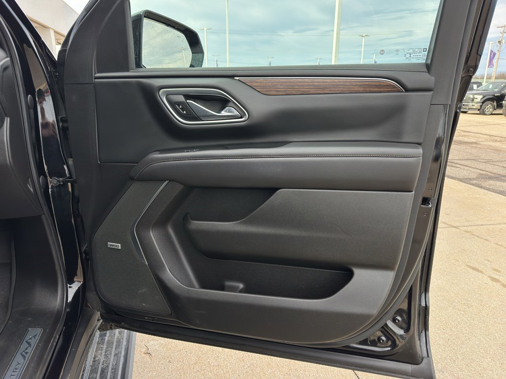 Used 2021 Chevrolet Tahoe High Country w/ Premium Package image 29