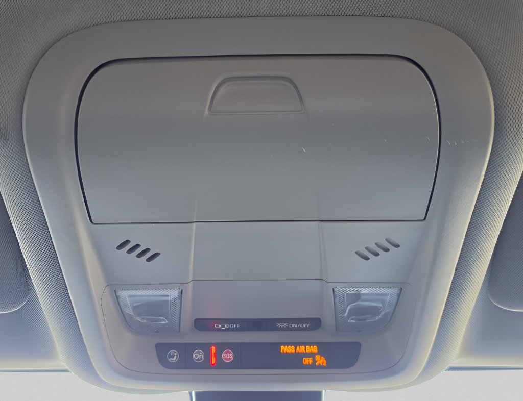 Used 2023 Chevrolet Equinox LT w/ LPO, Floor Liner Package AWD/4WD image 28