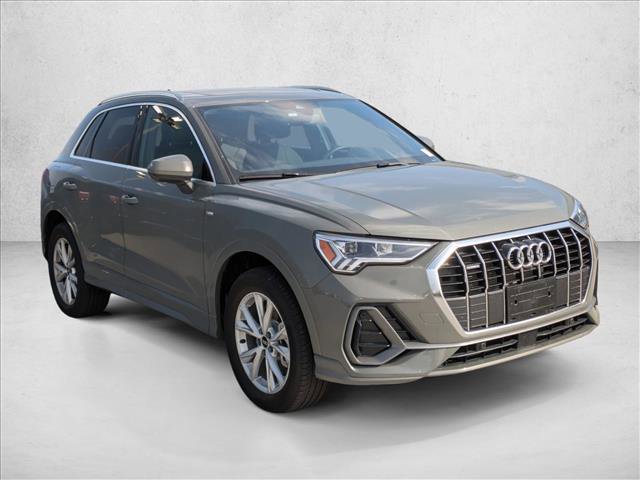 Used 2024 Audi Q3 2.0T Premium Plus w/ Premium Plus Package video 3