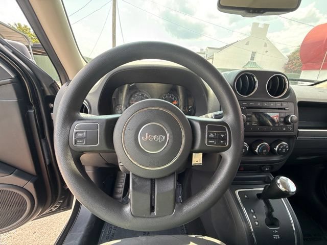 Used 2017 Jeep Patriot Sport w/ Power Value Group FWD image 8