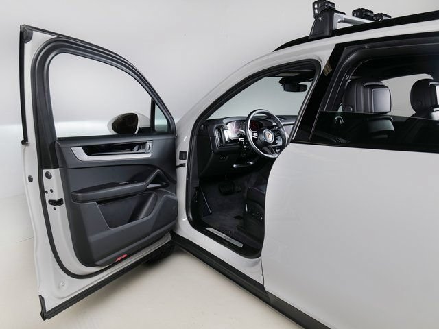 New 2026 Porsche Cayenne AWD/4WD image 27