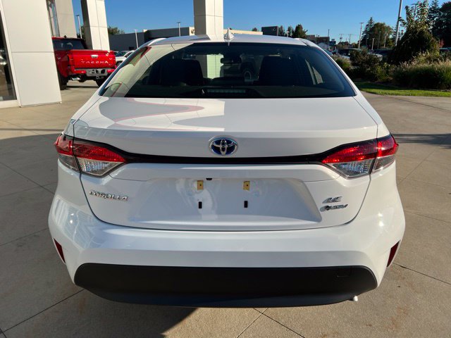 Used 2025 Toyota Corolla LE AWD/4WD image 6