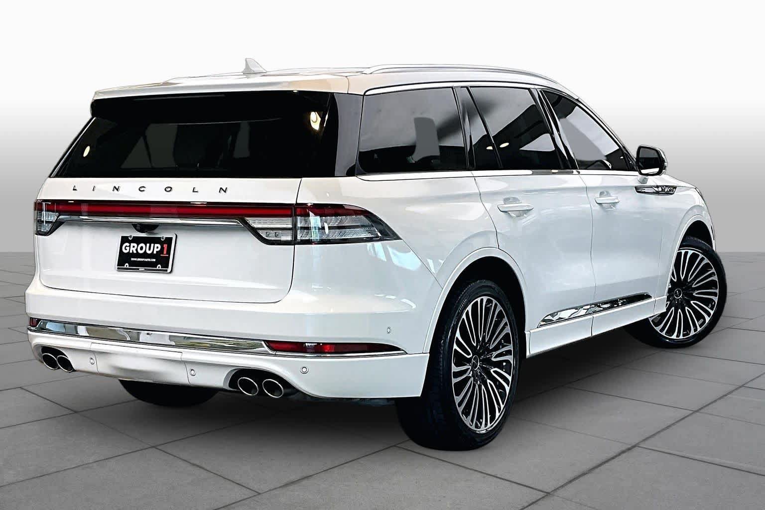 Used 2022 Lincoln Aviator Black Label w/ Dynamic Handling Package AWD/4WD image 12
