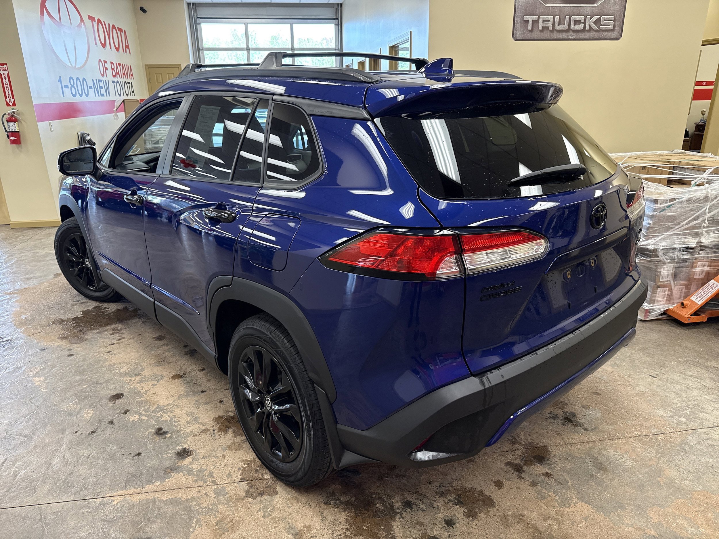 Used 2022 Toyota Corolla Cross LE w/ Moonroof Package AWD/4WD image 8