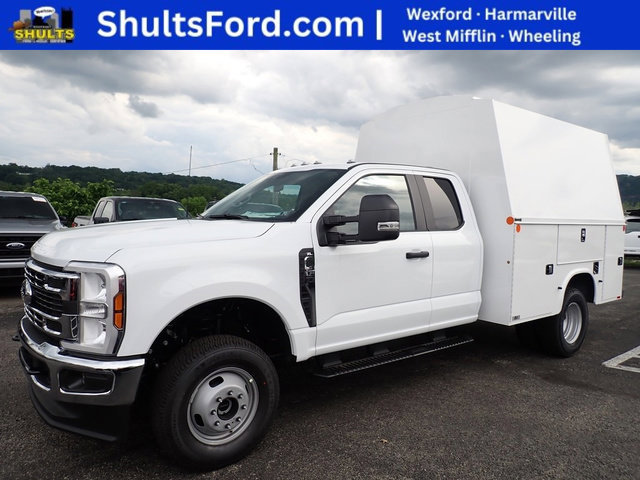 New 2026 Ford F350 XL w/ XL Chrome Package