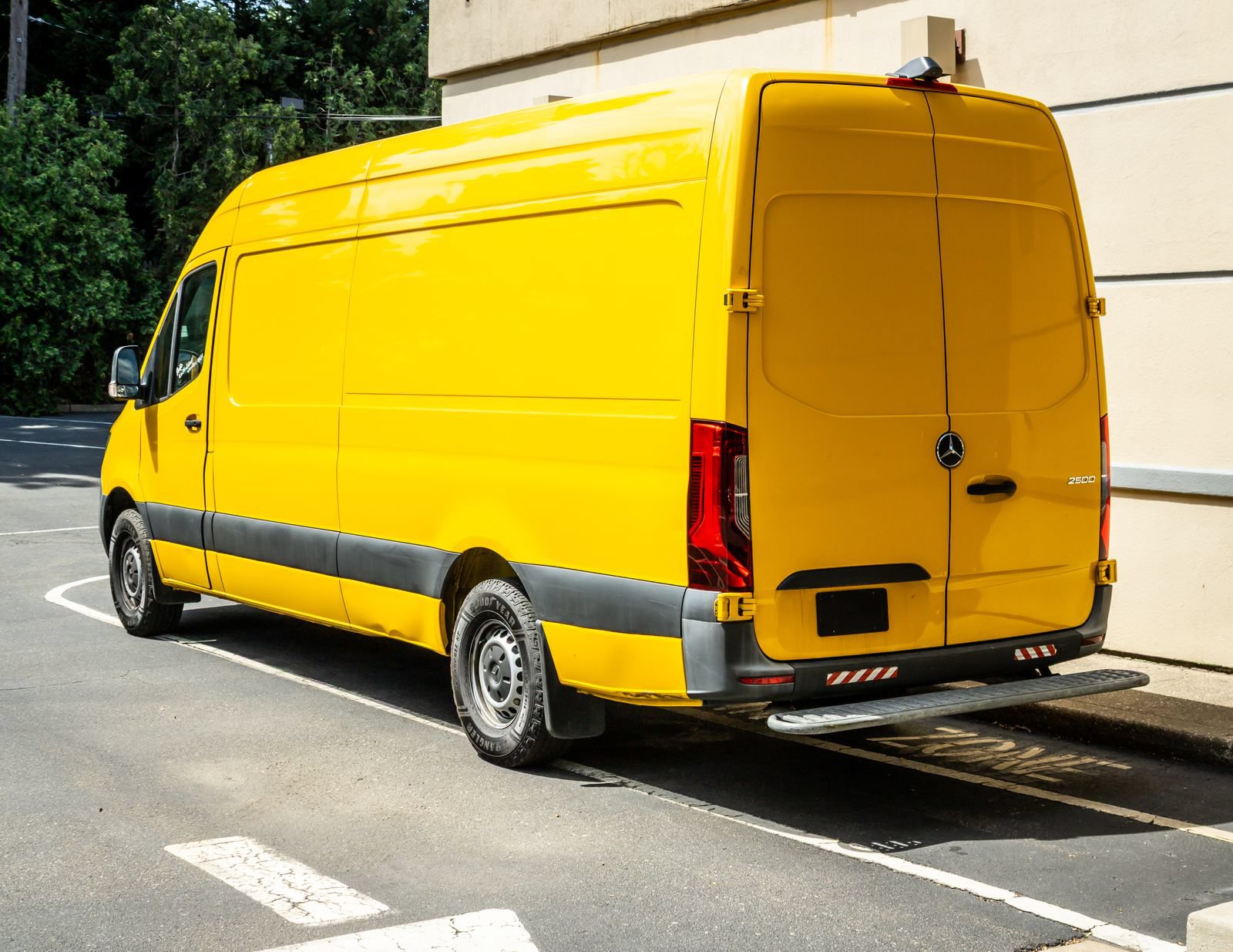 Used 2021 Mercedes-Benz Sprinter 2500 image 5