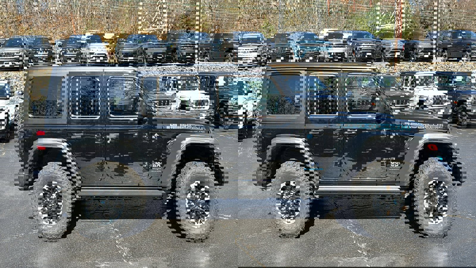 Used 2025 Jeep Wrangler Unlimited Rubicon 4xe w/ Convenience Group image 7