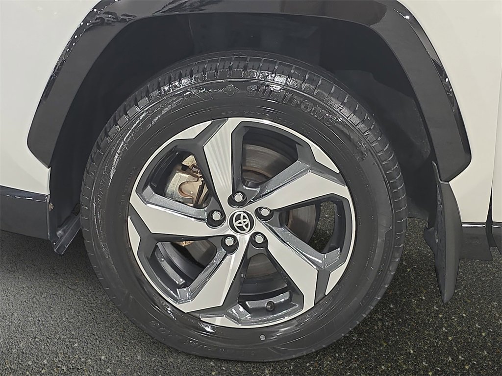Used 2021 Toyota RAV4 SE image 31