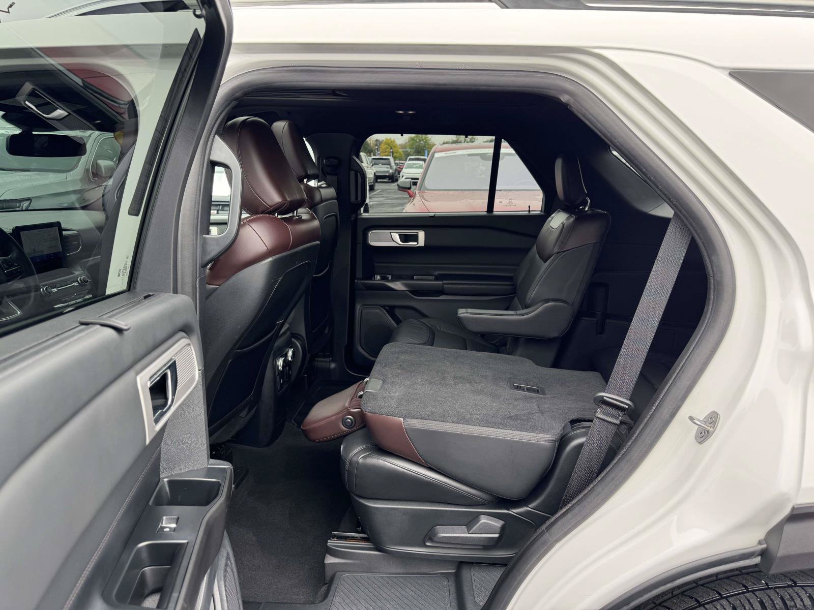 Used 2020 Ford Explorer Platinum AWD/4WD image 23
