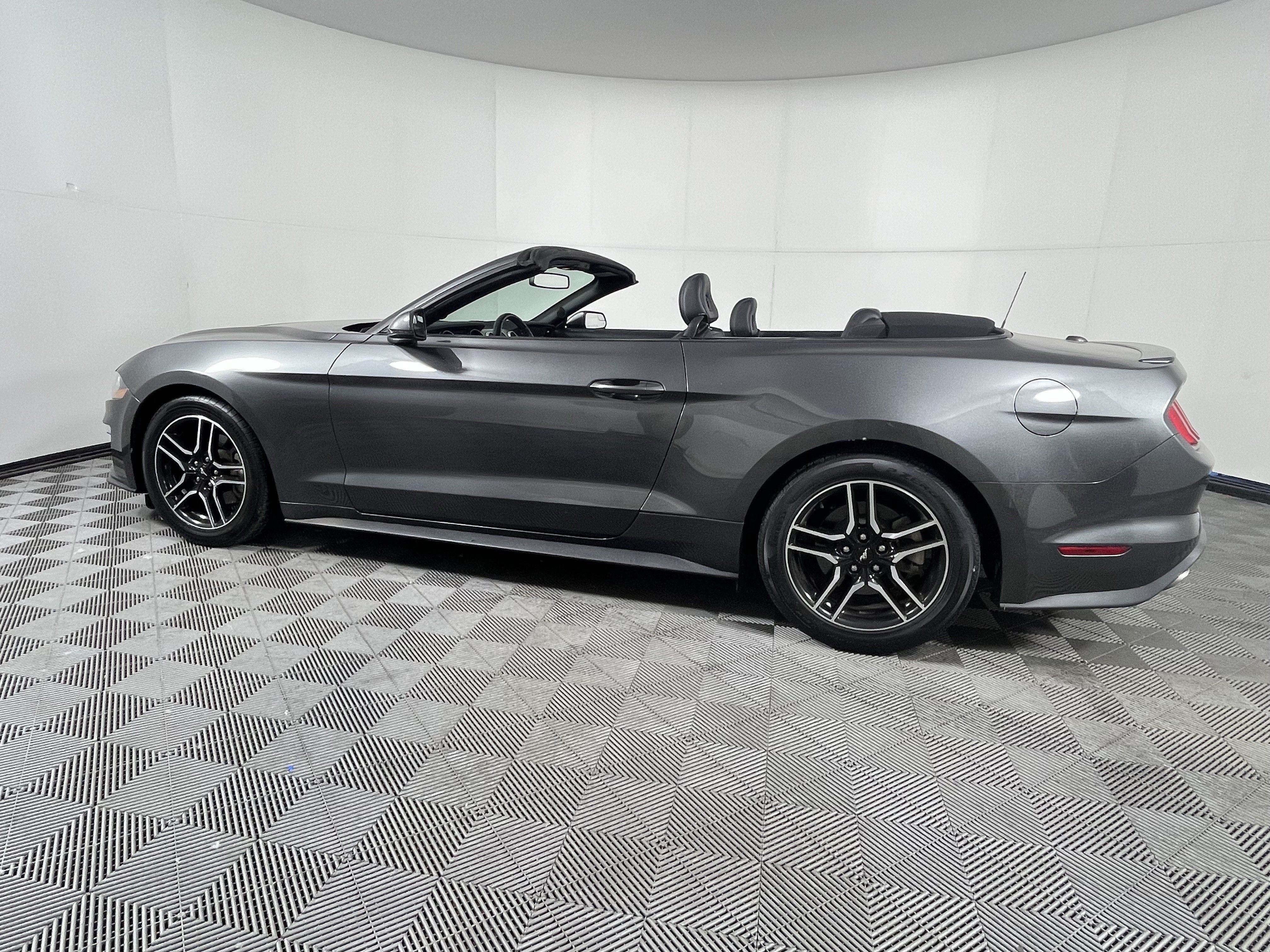 Used 2019 Ford Mustang Premium RWD image 2