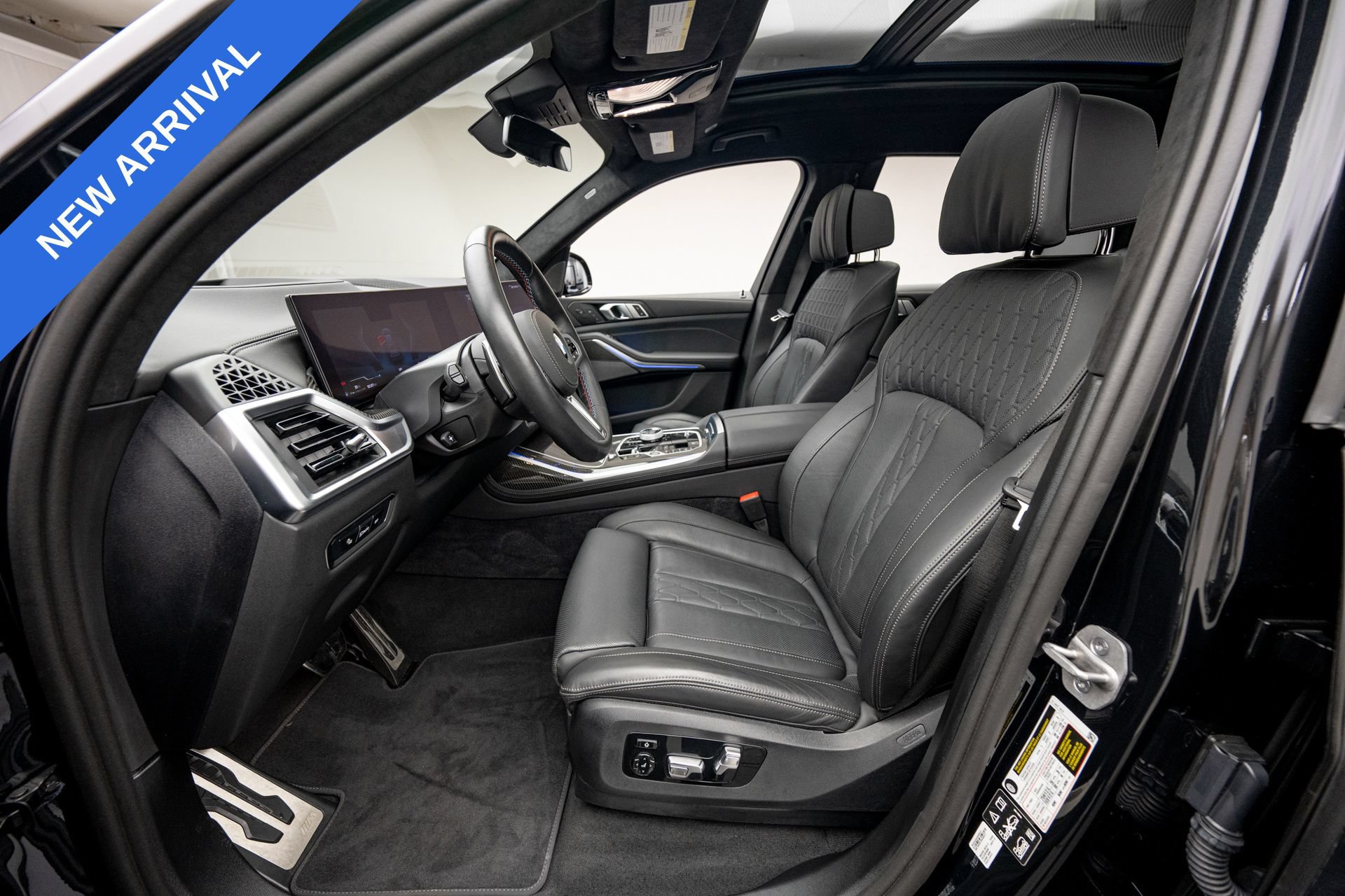Used 2025 BMW X7 M60i w/ Executive Package AWD/4WD image 12
