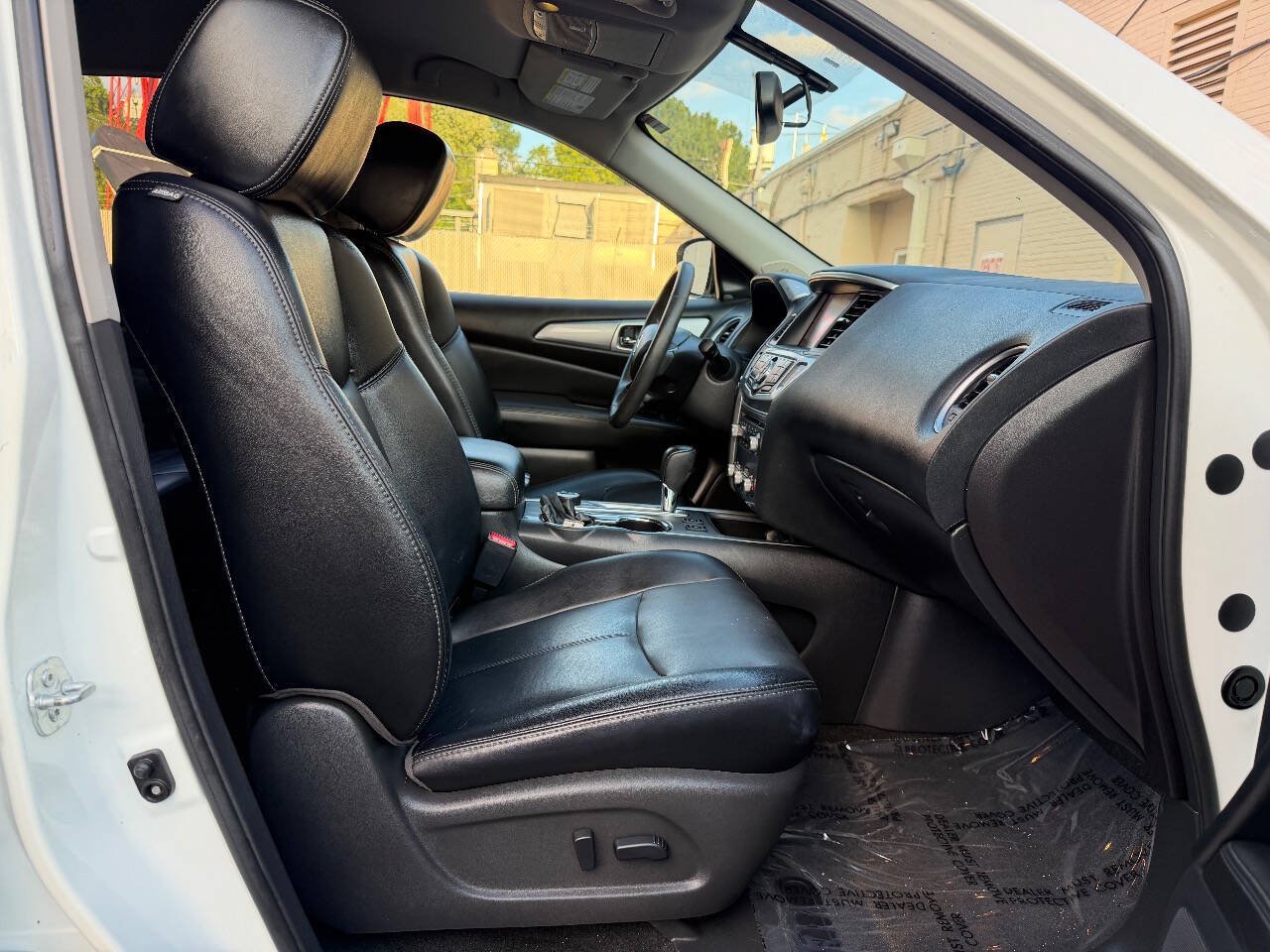 Used 2017 Nissan Pathfinder SL w/ SL Tech Package AWD/4WD image 21