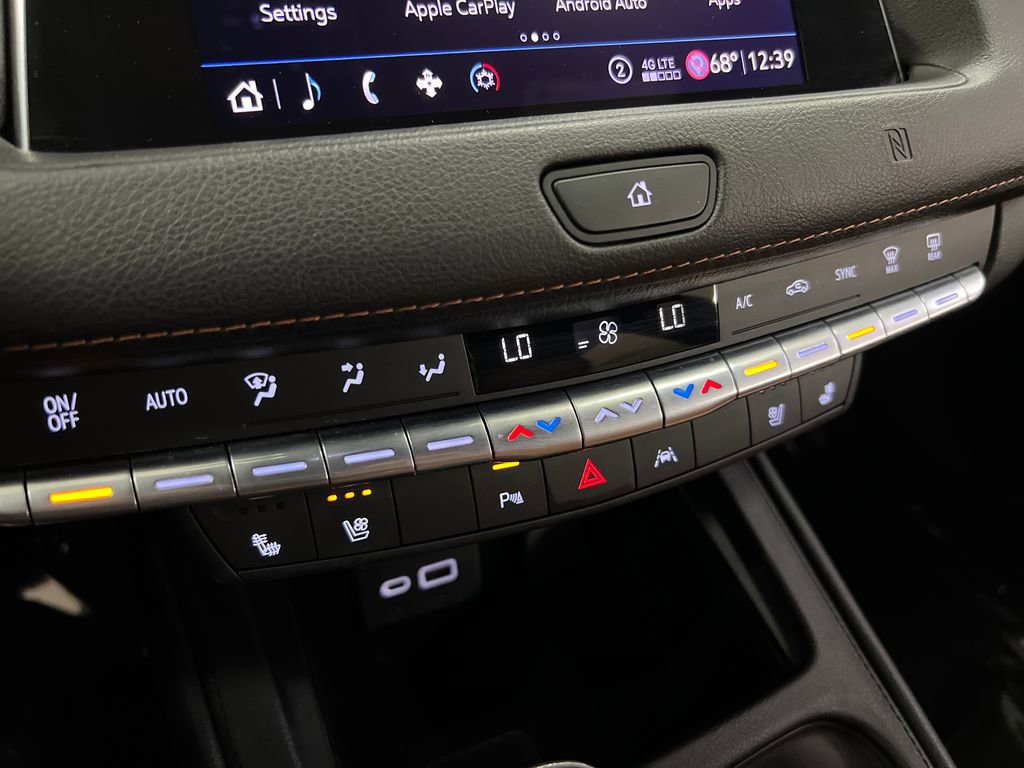 Used 2020 Cadillac XT4 Premium Luxury FWD image 20