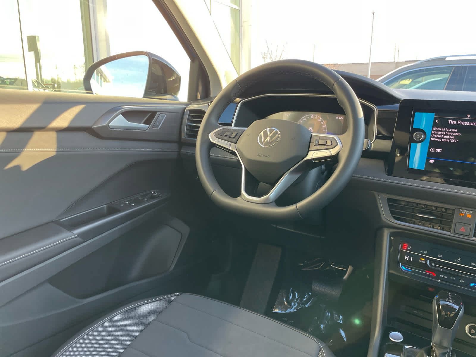 New 2026 Volkswagen Taos SE FWD image 29