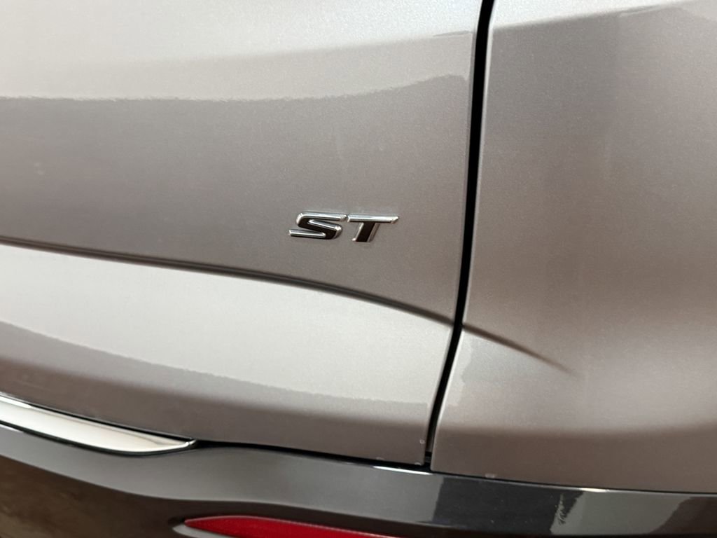 Used 2023 Buick Enclave Essence w/ Experience Buick Package image 54