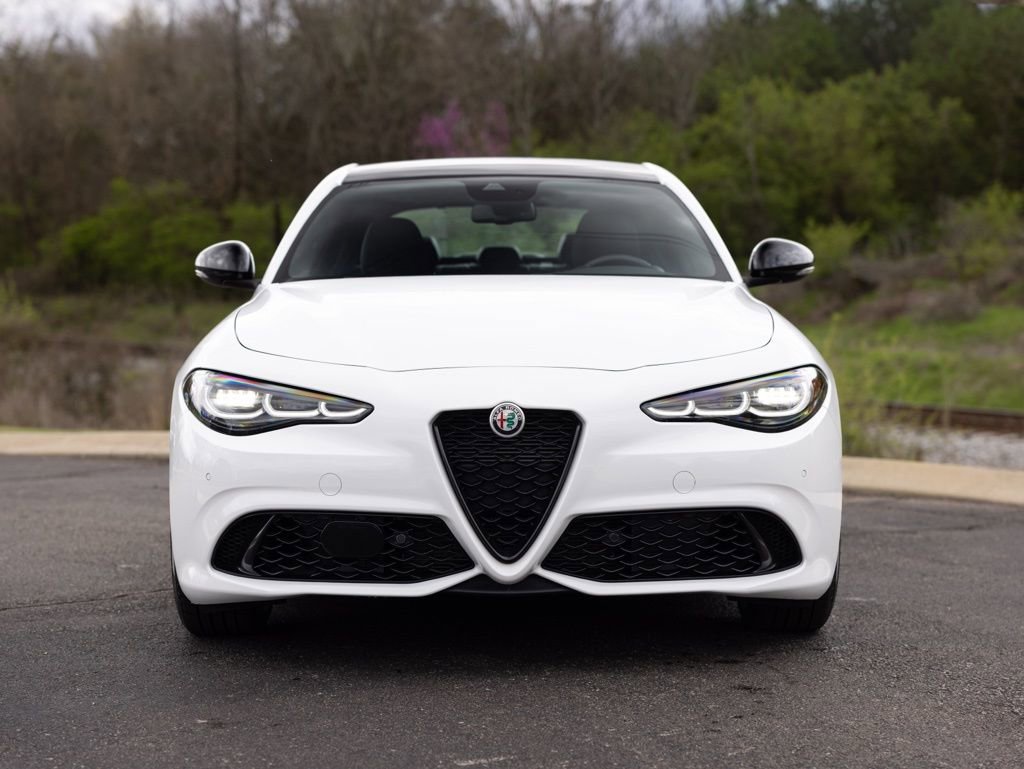 Used 2024 Alfa Romeo Giulia Veloce image 12