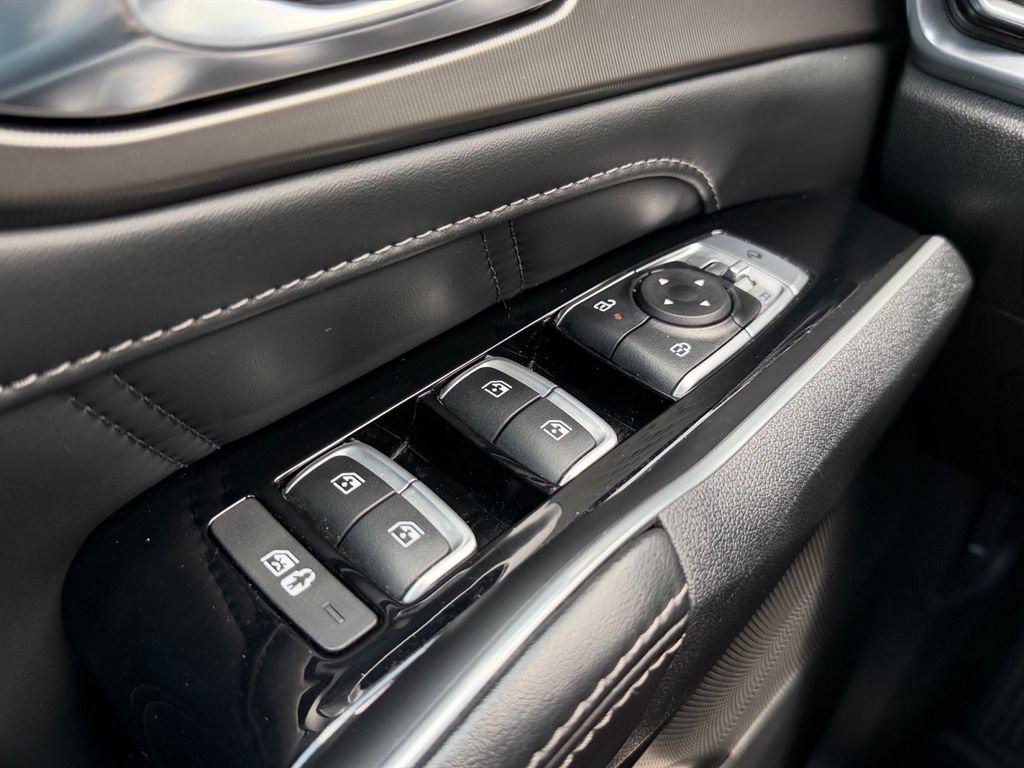 Used 2025 Kia Sorento SX FWD image 22