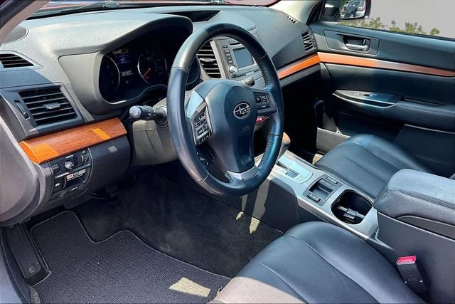 Used 2014 Subaru Outback 2.5i Limited w/ Moonroof Package AWD/4WD image 11