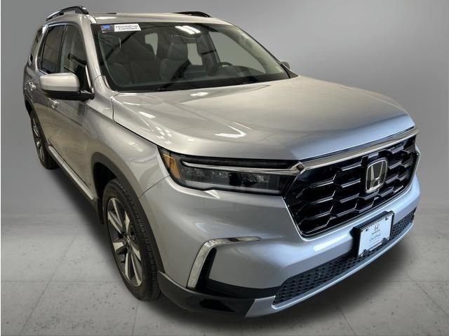 Certified 2023 Honda Pilot Touring image 9