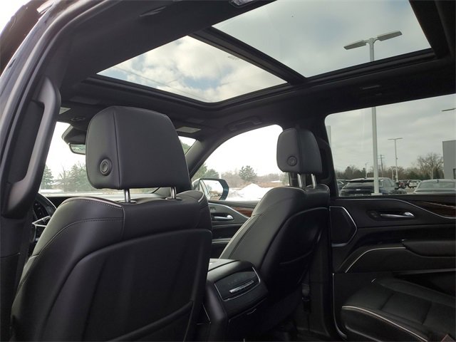 Used 2021 Cadillac Escalade ESV Premium Luxury image 31