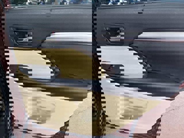 Used 2019 Toyota Highlander XLE image 23