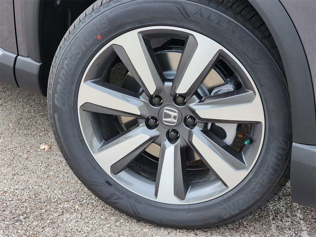 Certified 2024 Honda Pilot Touring image 18