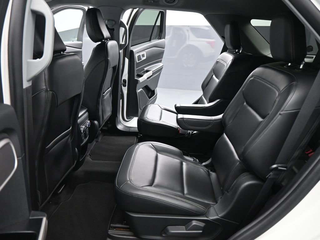 Certified 2021 Ford Explorer XLT RWD image 17