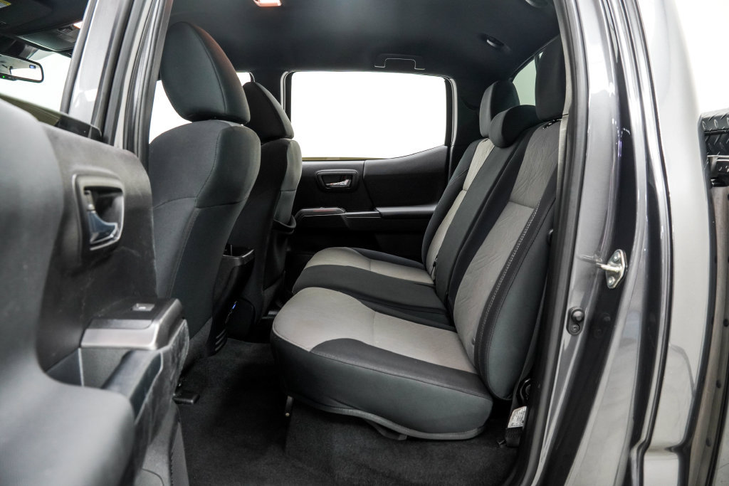 Used 2021 Toyota Tacoma TRD Sport AWD/4WD image 19