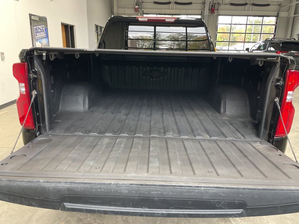 Used 2024 Chevrolet Silverado 1500 RST AWD/4WD image 9