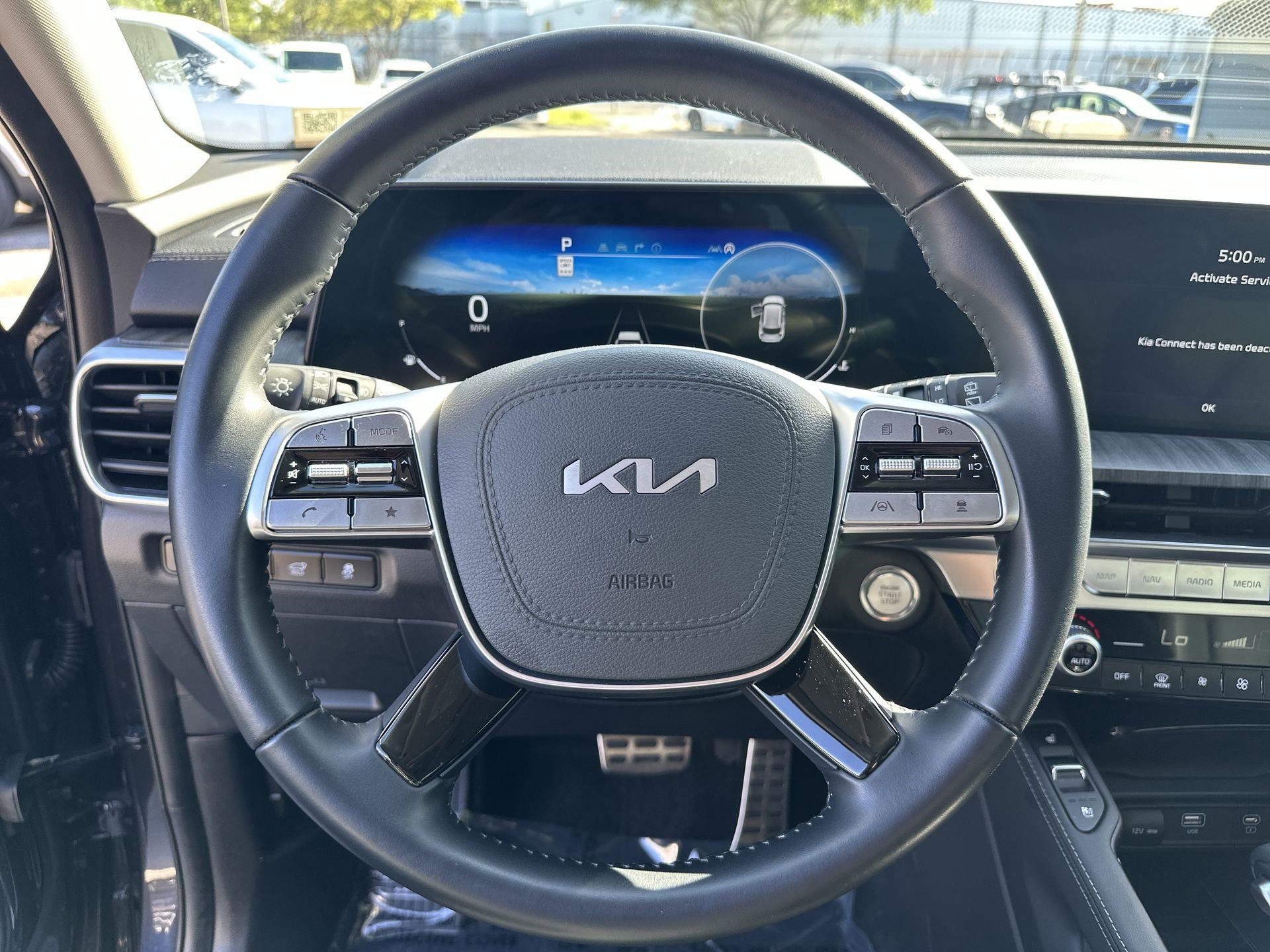 Used 2025 Kia Telluride SX w/ SX Captain's Chair Package image 11