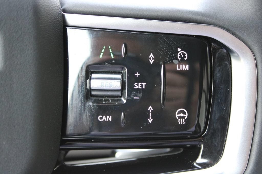 Used 2025 Land Rover Discovery Sport Dynamic SE AWD/4WD image 8