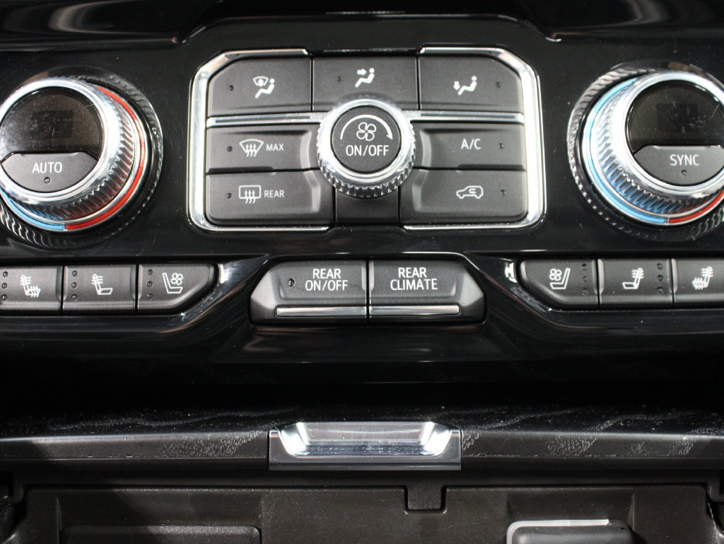Used 2023 GMC Yukon XL Denali AWD/4WD image 67