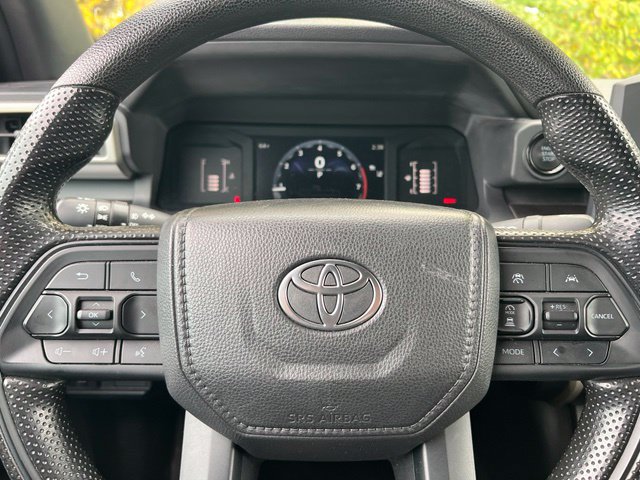 Used 2025 Toyota Tacoma SR5 AWD/4WD image 23