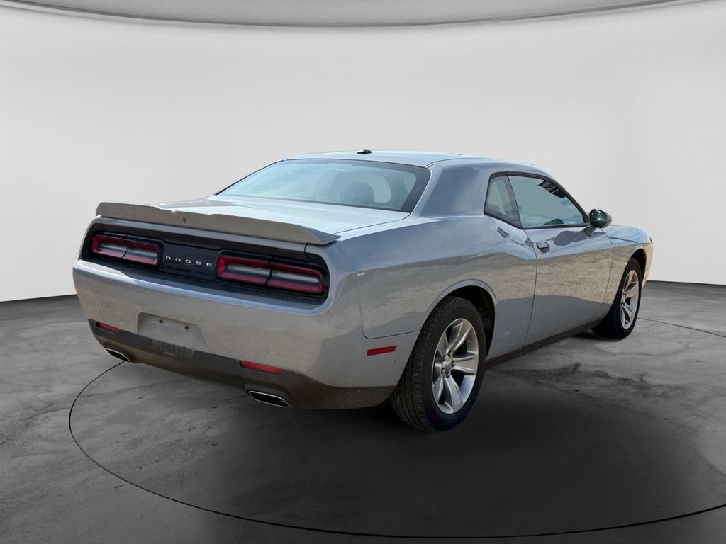Used 2022 Dodge Challenger SXT RWD image 8