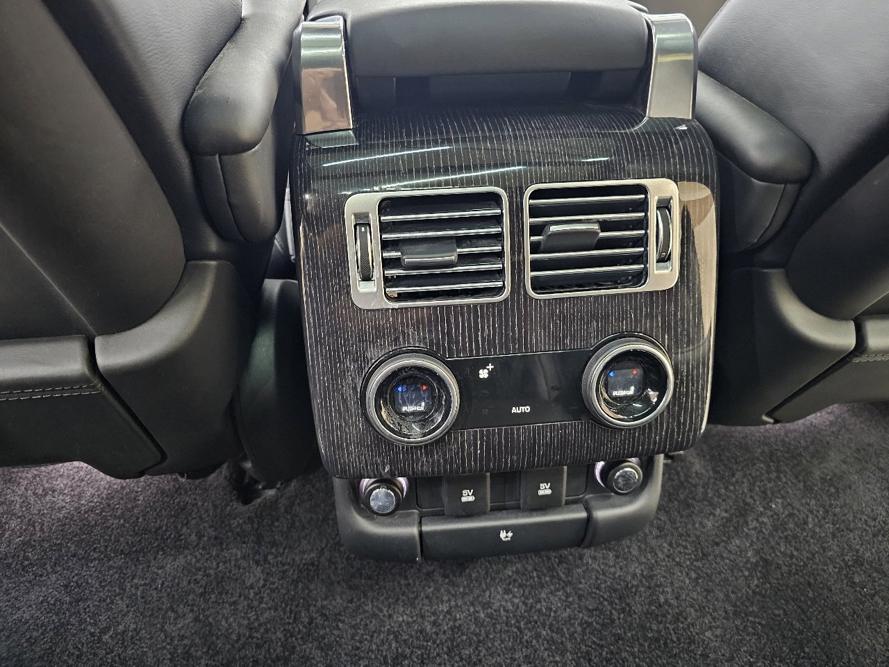 Used 2019 Land Rover Range Rover Autobiography image 30