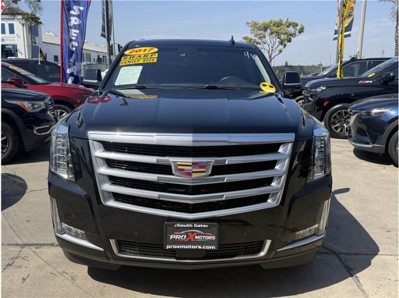 Used 2017 Cadillac Escalade Premium Luxury RWD image 2