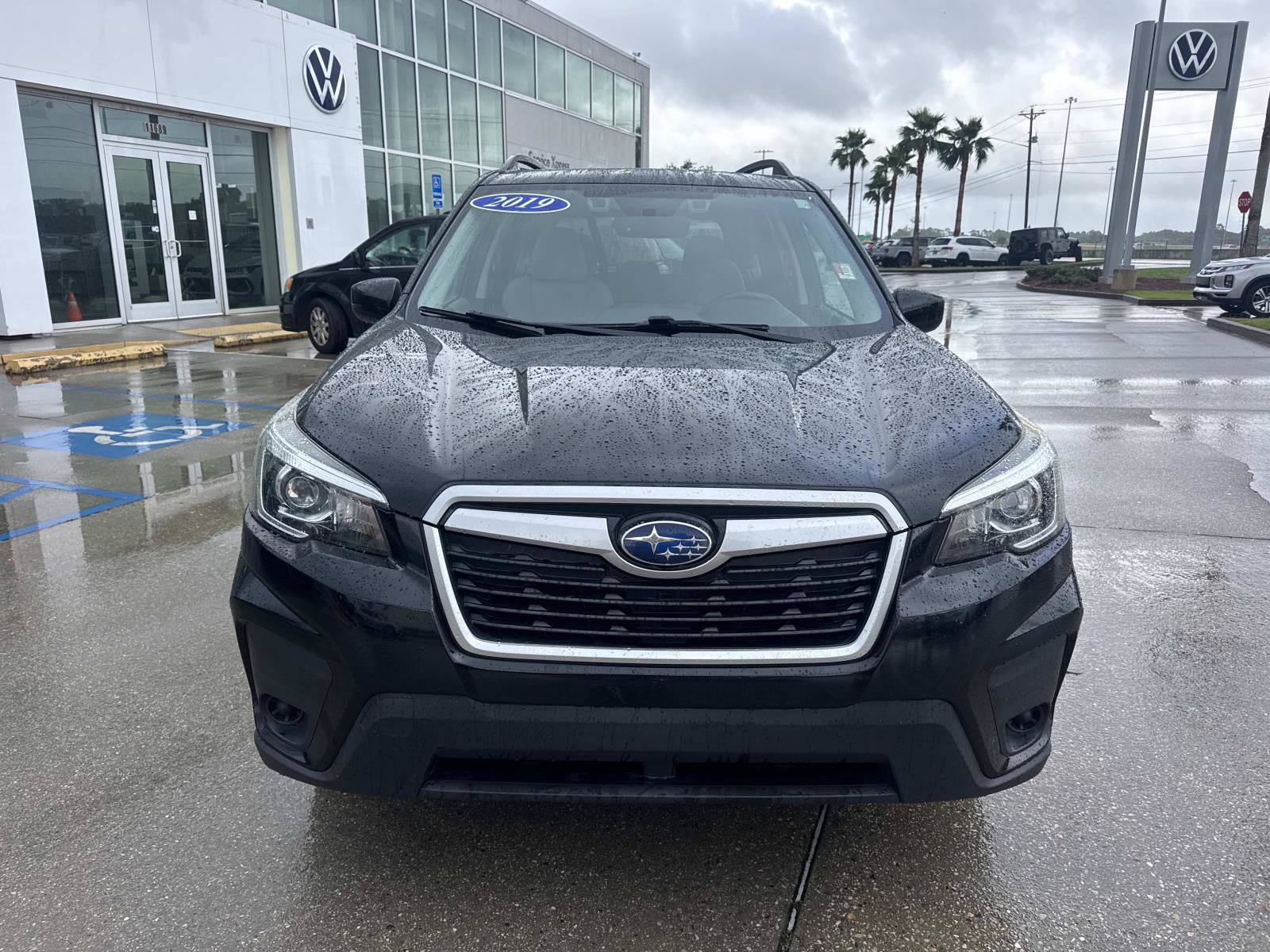 Used 2019 Subaru Forester Premium AWD/4WD image 2
