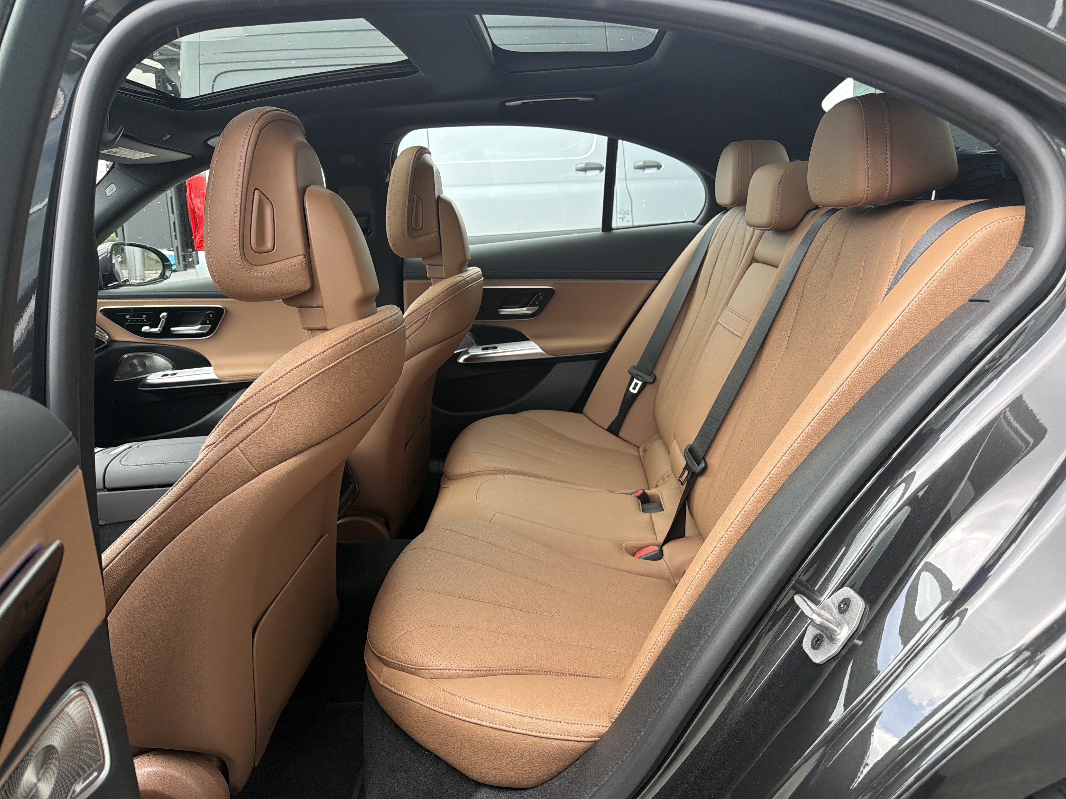 Certified 2024 Mercedes-Benz E 350 4MATIC Sedan image 33