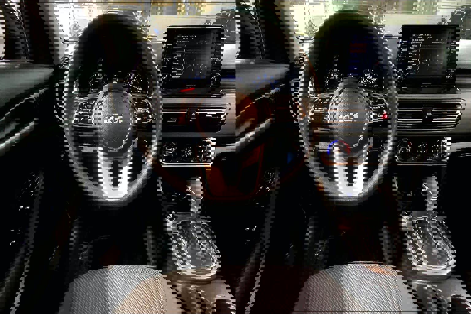 Used 2023 Kia Seltos LX image 6