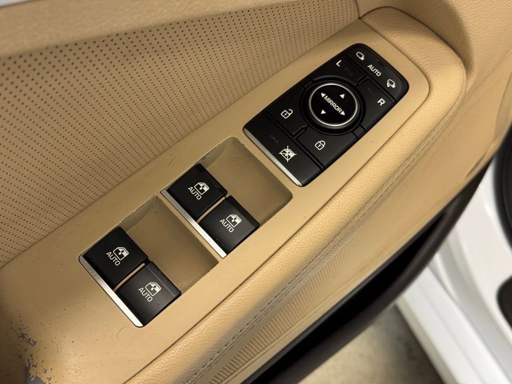 Used 2015 Hyundai Genesis 3.8 w/ Option Group 02 image 9