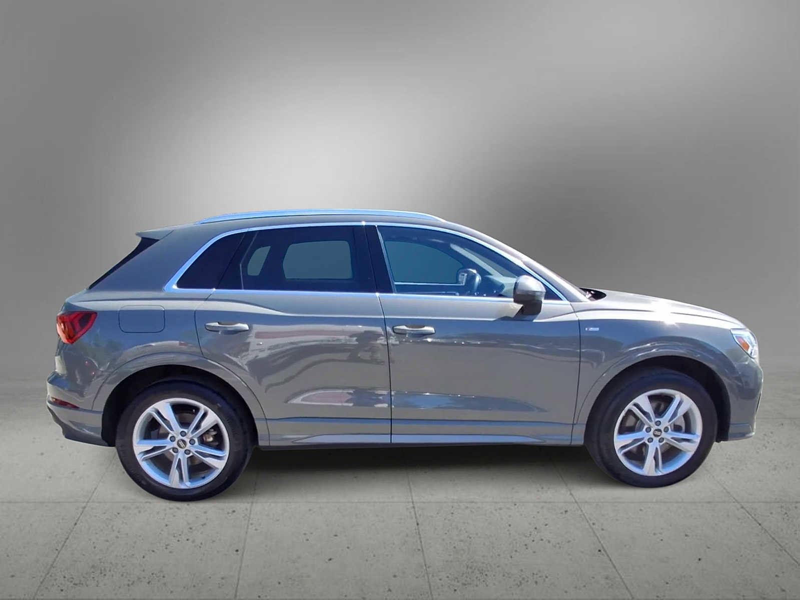 Used 2023 Audi Q3 2.0T Premium w/ Convenience Package AWD/4WD image 9
