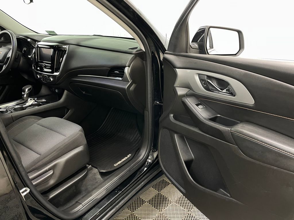 Certified 2021 Chevrolet Traverse LS image 33